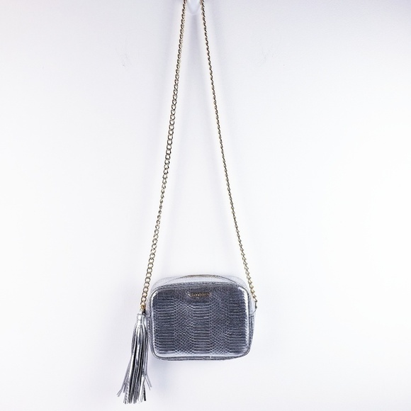 Victoria's Secret - Limited Edition Silver Purse Crossbody Tassel and Chain - Picture 4 of 7